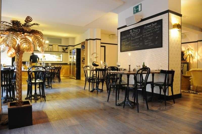 Latroupe Le Berger Hotell Saint-Gilles Restaurang bild