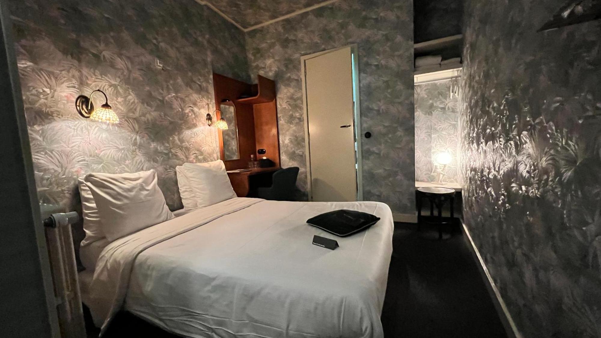 Latroupe Le Berger Hotell Saint-Gilles Rum bild